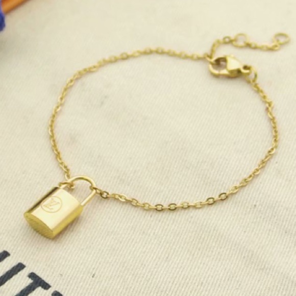 Gold Lock Key Luxury Bracelet, Dainty, Delicate, Chain Link, Gift for Mom - Picture 5 of 5